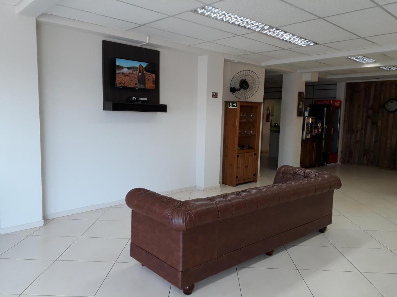 Hotel Silver Gold Dois Vizinhos Bagian luar foto